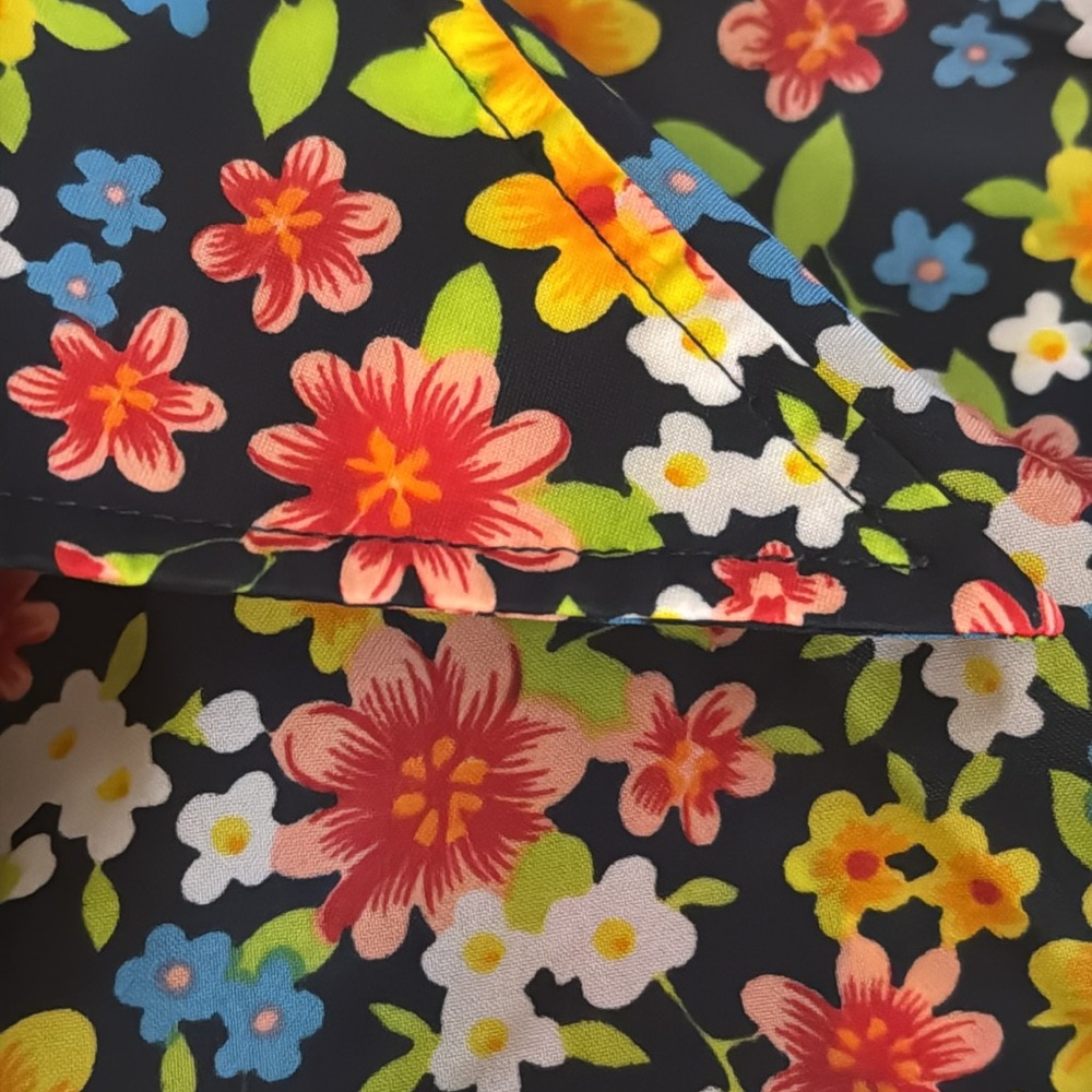 Floral Button-Up Women's Top - Picture 9 of 9